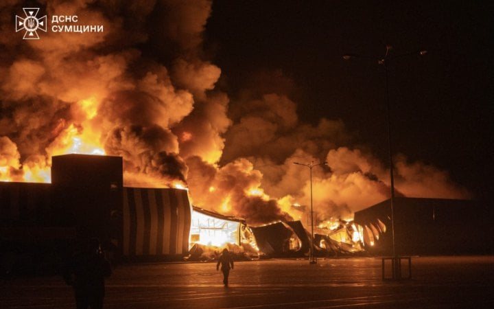 Росія за добу понад 90 разів обстріляла Сумщину та завдала удару по Харкову: загинули люди, є поранені