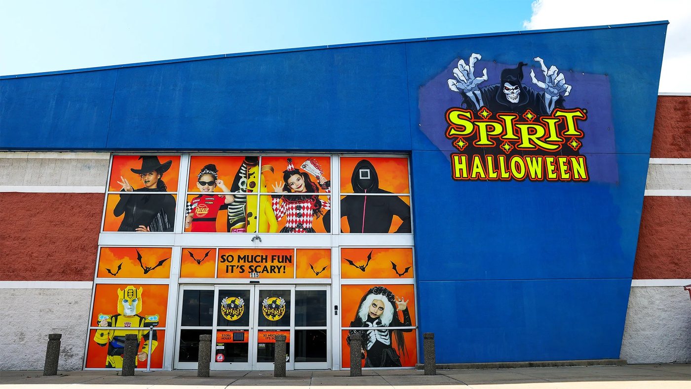 Spirit Halloween з провальної крамниці одягу перетворився на сезонного гіганта