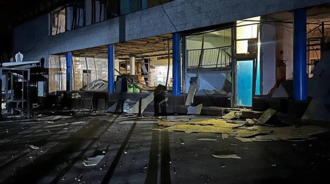 У Києві тимчасово закрили станцію метро «Лукʼянівська» через пошкодження під час ракетної атаки