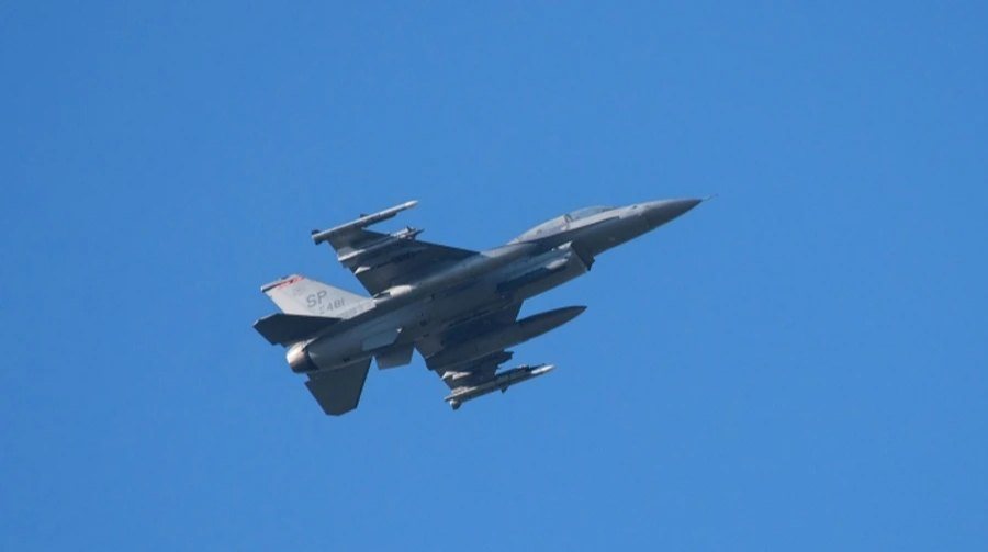 Повітряні сили втратили зв’язок із F-16, пілот катапультувався