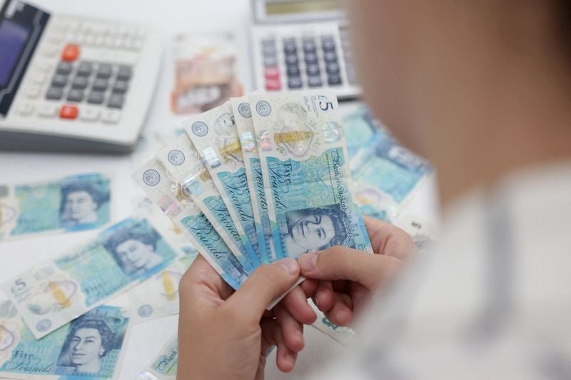 Фунт стерлінгів зміцнюється на тлі занепокоєння інвесторів щодо єврозони