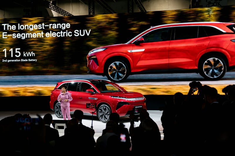 Стелла Лі з BYD прибуває до Бухареста на зустріч