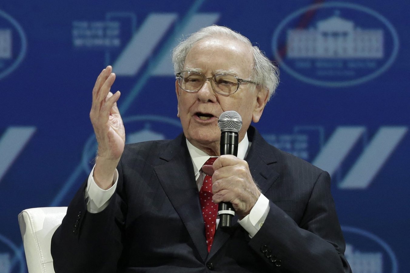 Воррен Баффет завершив керівництво Berkshire Hathaway із статком $145 млрд