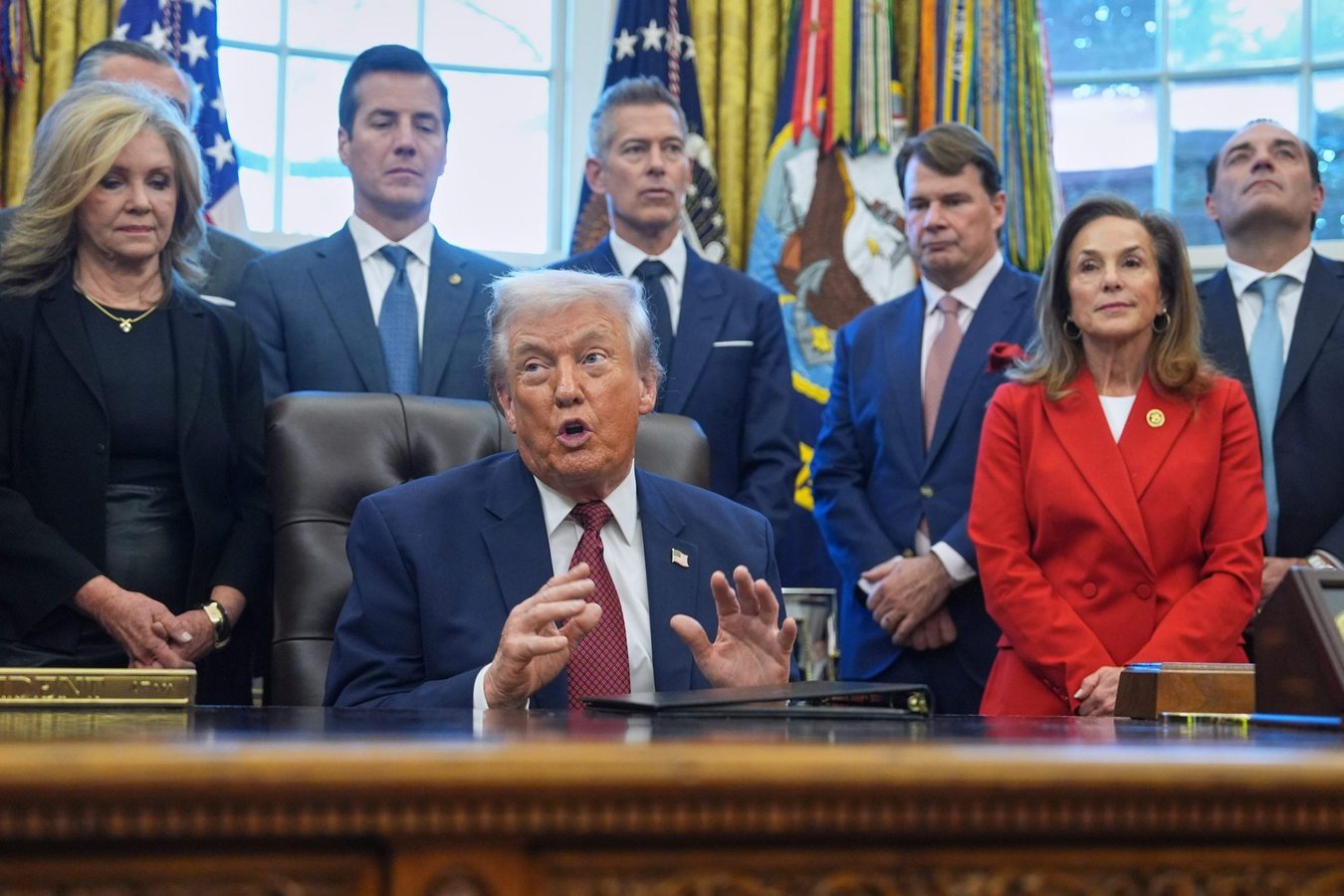 Трамп послаблює стандарти викидів для авто попри ціни на бензин