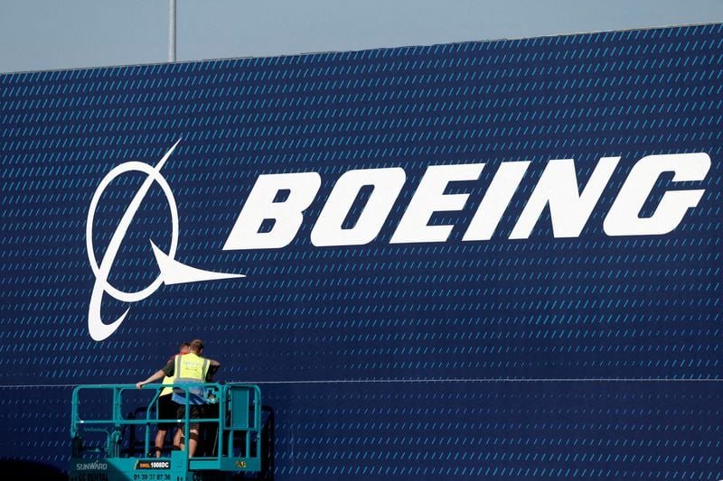 Голова відділу продажів Boeing Макмаллен іде на пенсію