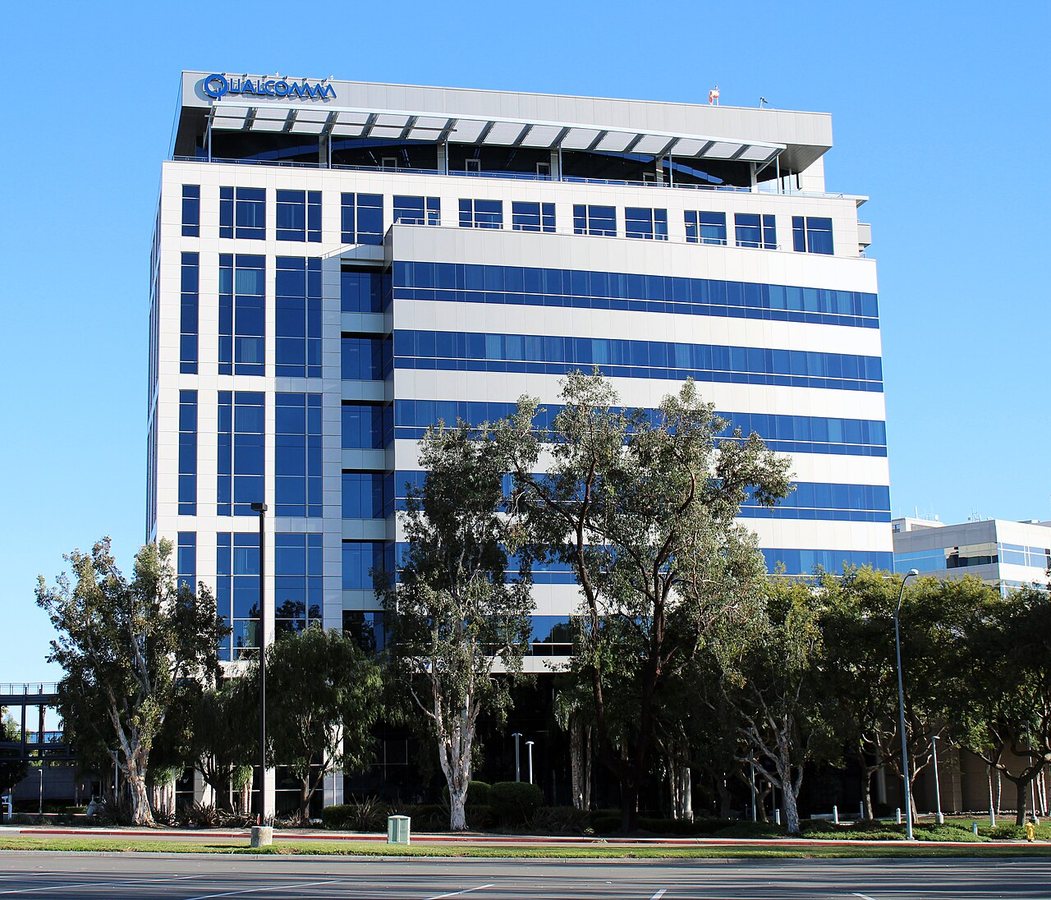 Qualcomm перетворює невидимі технології на споживчий бренд на тлі поширення ШІ