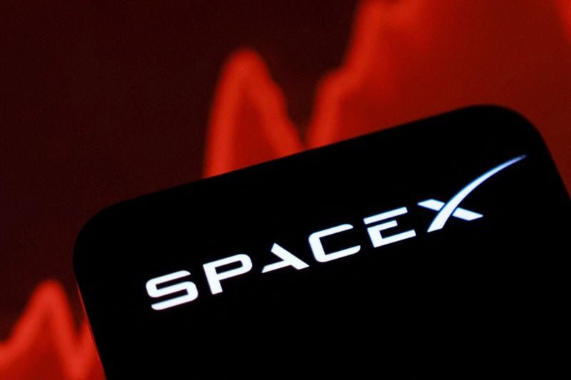 SpaceX хоче отримати доступ до 80 тисяч стільникових майданчиків у США для розбудови бездротової мережі