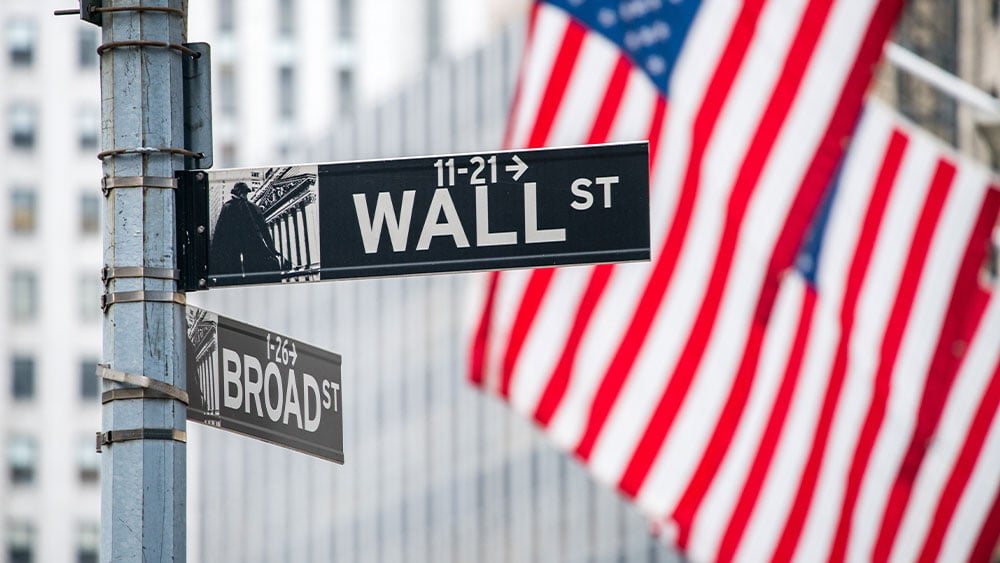 Фондовий ринок США зростає: Dow додає 450 пунктів, нафта і дохідність облігацій падають