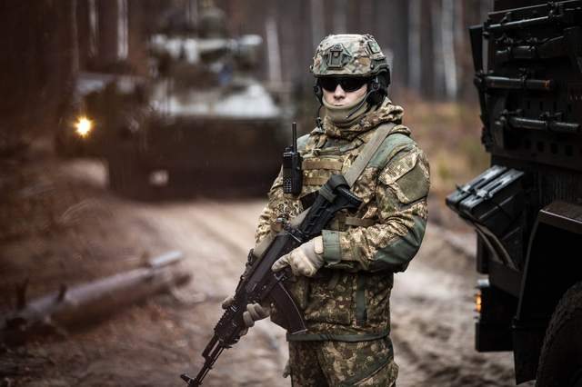 Нацгвардійці, прикордонники та поліцейські на фронті отримуватимуть до 460 тисяч гривень на місяць